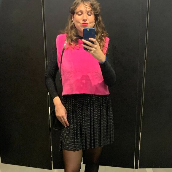 Hunkon Pink Fuzzy Vest - Picture 2 of 5